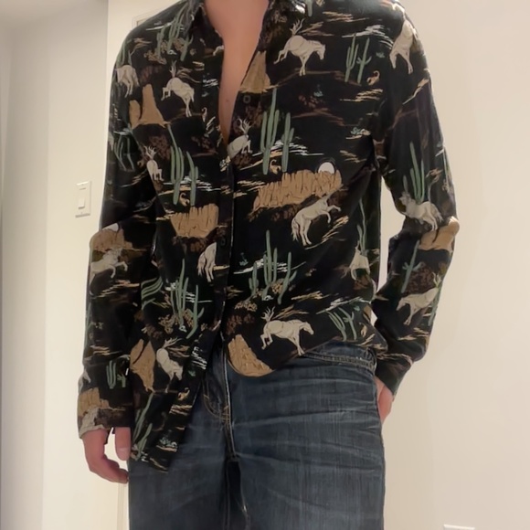 H&M Button Up T-shirt - Picture 2 of 2